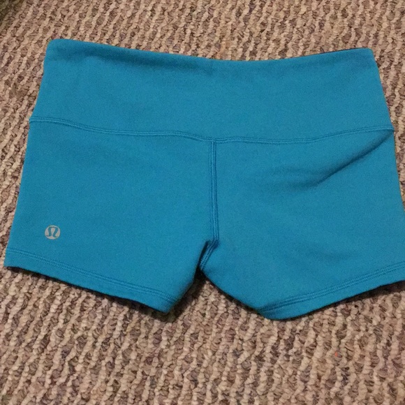 Lululemon size 4 shorts - Picture 4 of 4